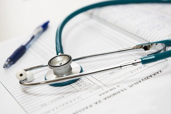 Comment lire une ordonnance médicale : Tout ce que vous devez savoir !